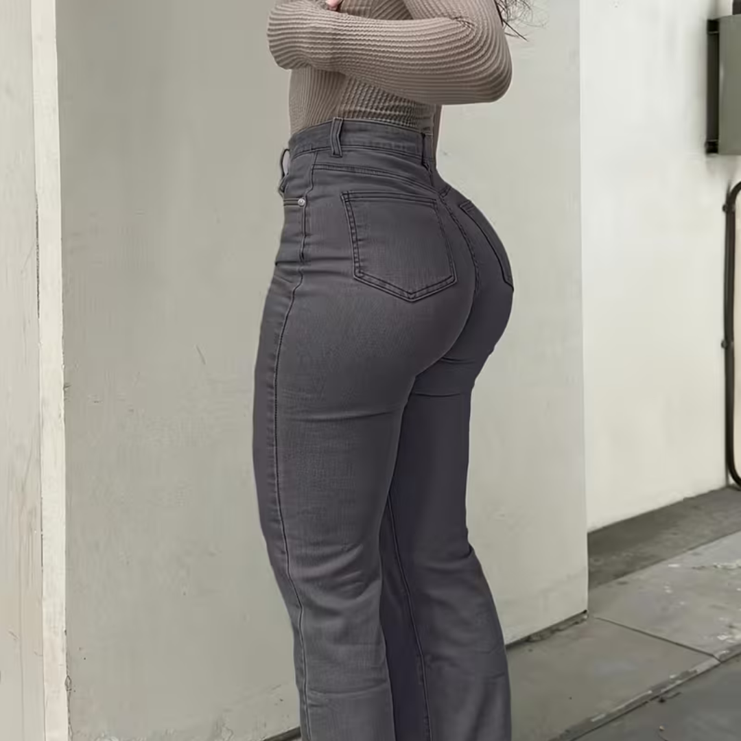 Curve Boosting Flared Jeans