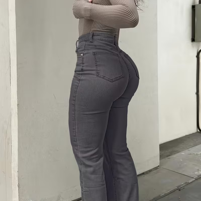 Curve Boosting Flared Jeans